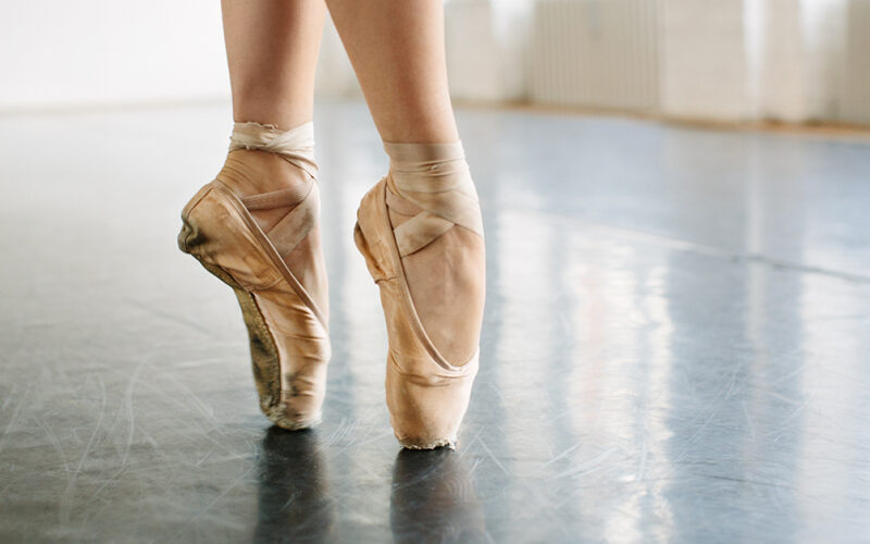 How can ballet dancers overcome performance anxiety?